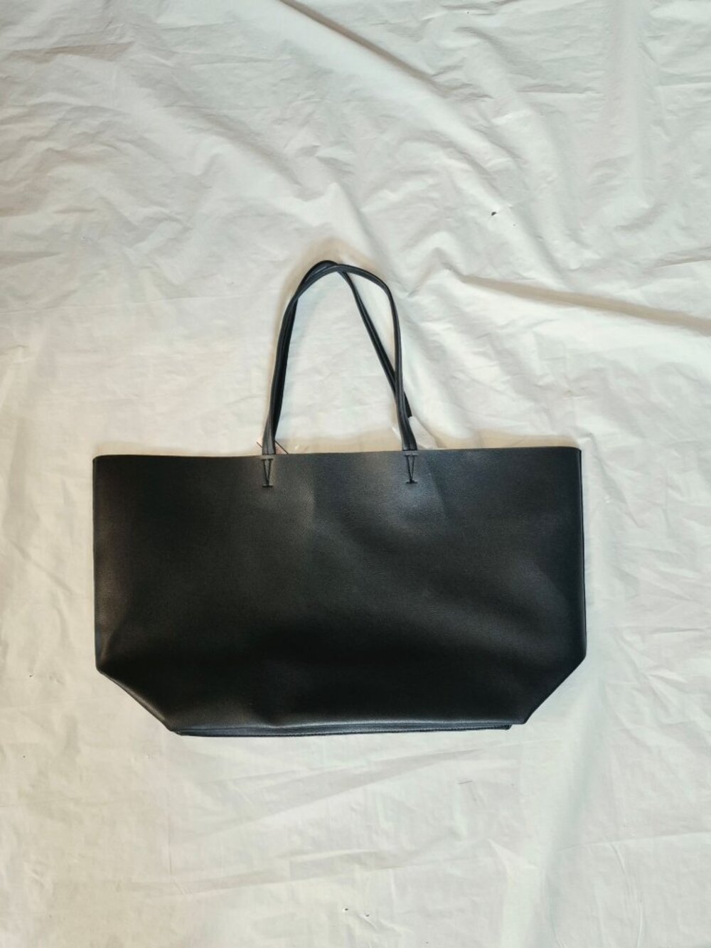 NWT XL Faux Leather Victoria's Secret Black Tote Bag With Rainbow Tassel - Picture 5 of 8